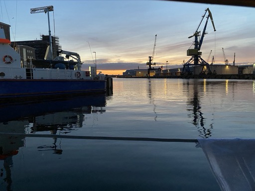 6D93F464-98E5-4091-8E17-EECD1359EF79_1_105_c